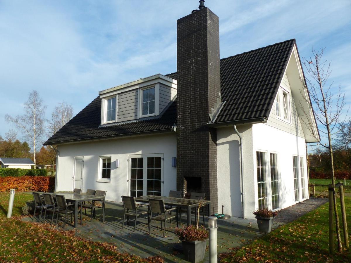 Spacious Home With A Fireplace At 3 Km From Baarle-Nassau Eksteriør bilde